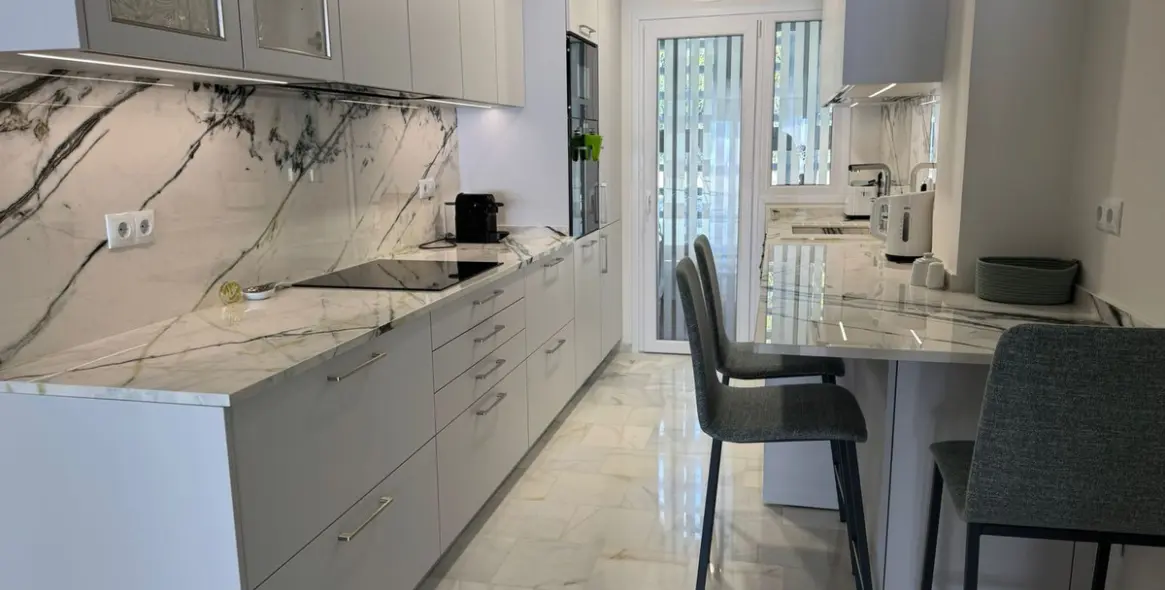 Долгосрочная аренда апартаментов на среднем этаже в Estepona 3