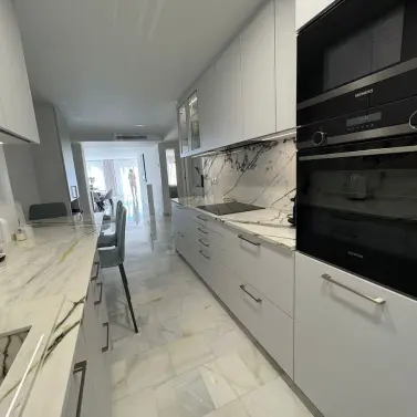 Долгосрочная аренда апартаментов на среднем этаже в Estepona