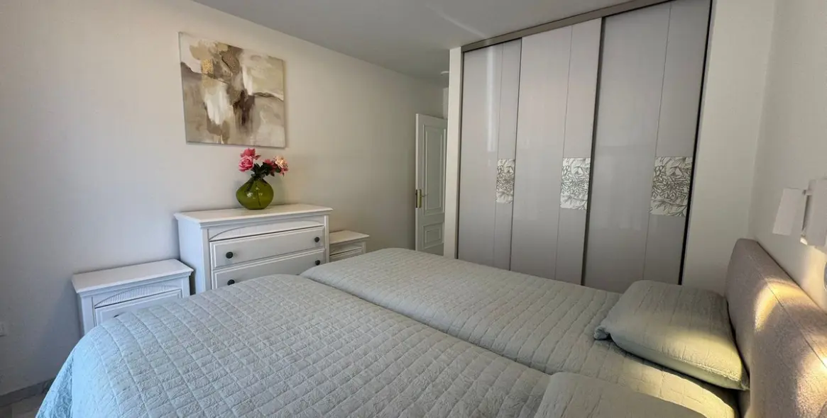 Долгосрочная аренда апартаментов на среднем этаже в Estepona 7