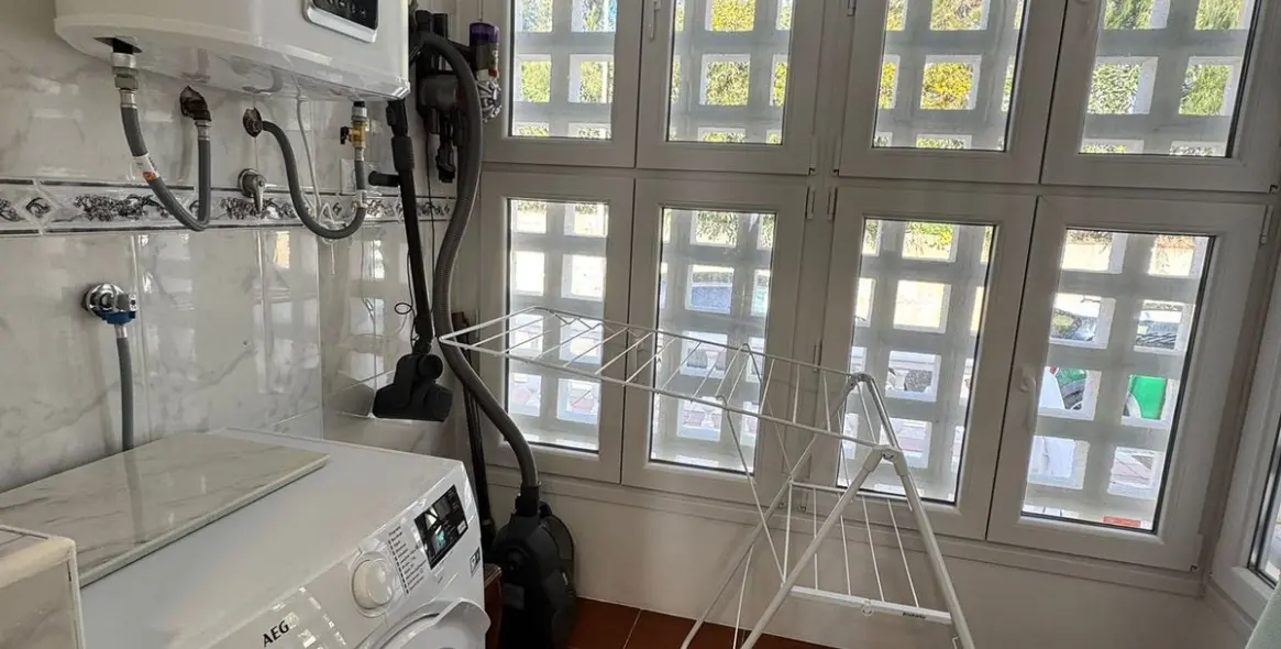 Долгосрочная аренда апартаментов на среднем этаже в Estepona 18