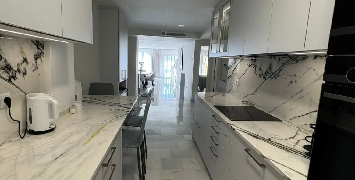 Долгосрочная аренда апартаментов на среднем этаже в Estepona 30