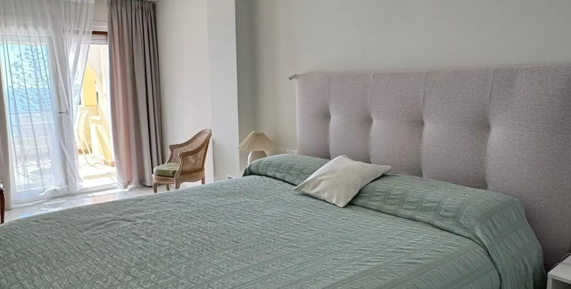 Долгосрочная аренда апартаментов на среднем этаже в Estepona 31