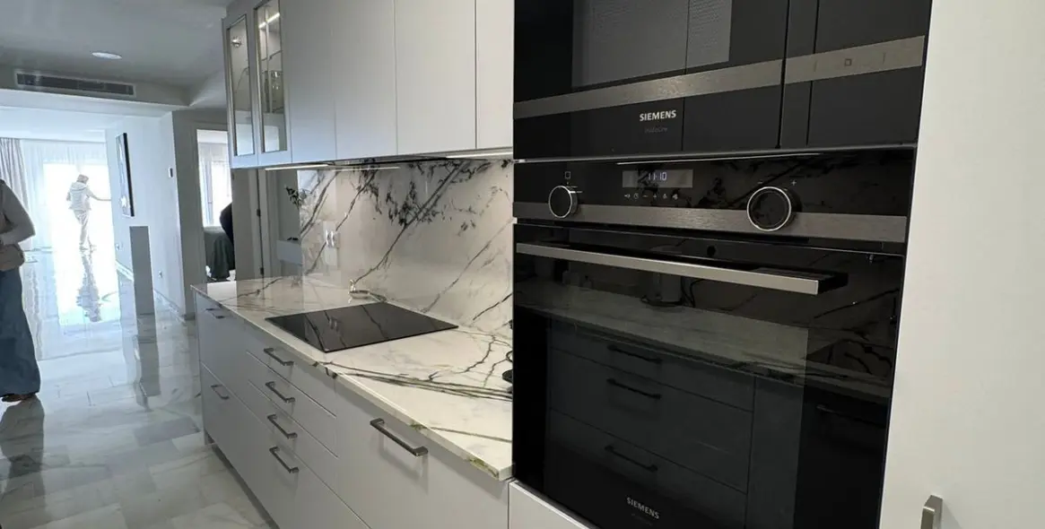 Долгосрочная аренда апартаментов на среднем этаже в Estepona 33