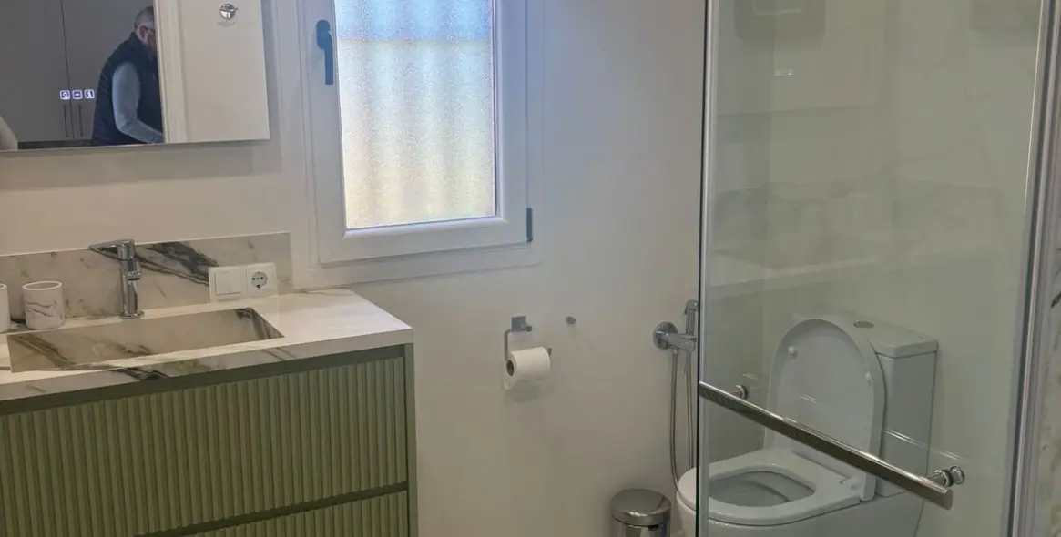 Долгосрочная аренда апартаментов на среднем этаже в Estepona 38