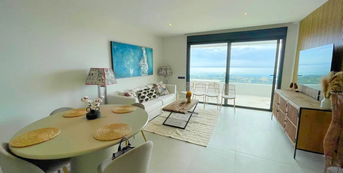 Alquiler a largo plazo de apartamento en planta media en Altos de los Monteros 3