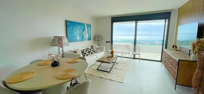 Alquiler a largo plazo de apartamento en planta media en Altos de los Monteros 2