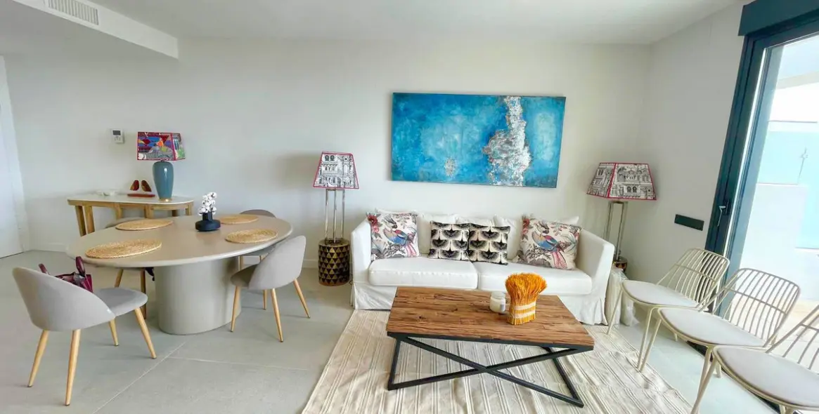 Alquiler a largo plazo de apartamento en planta media en Altos de los Monteros 6