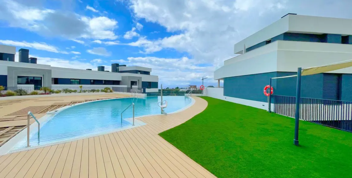 Alquiler a largo plazo de apartamento en planta media en Altos de los Monteros 30