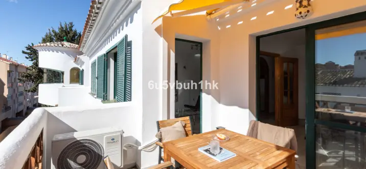 Sale of middle floor apartment in Benalmadena Costa 2