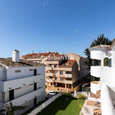 Sale of middle floor apartment in Benalmadena Costa
