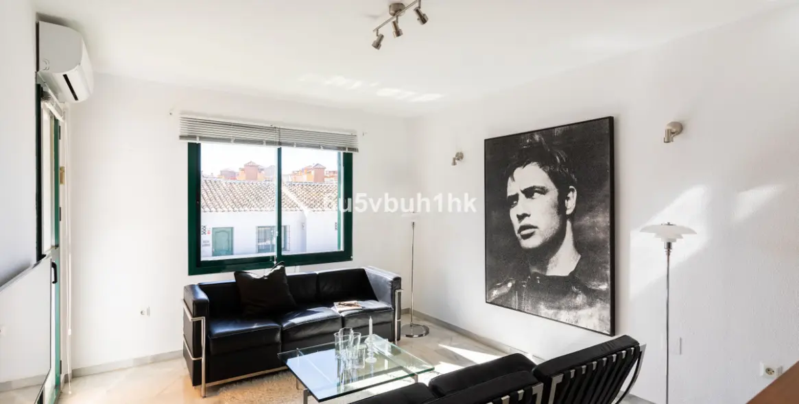 Sale of middle floor apartment in Benalmadena Costa 5