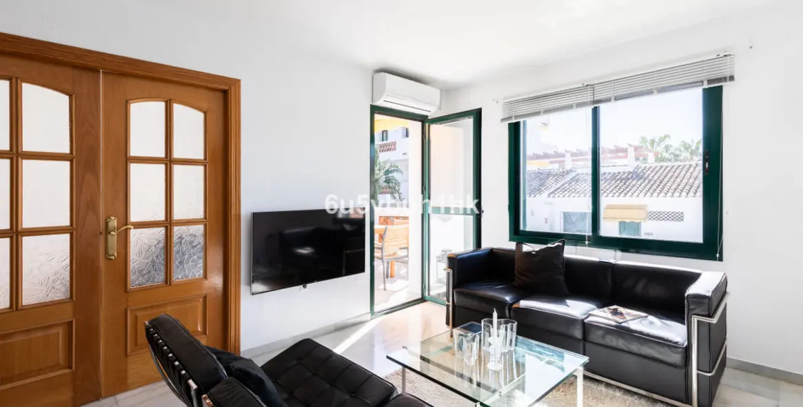 Sale of middle floor apartment in Benalmadena Costa 7