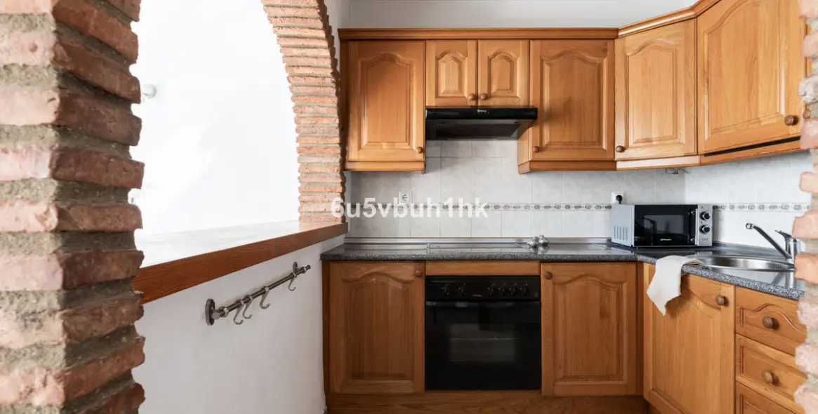 Sale of middle floor apartment in Benalmadena Costa 12