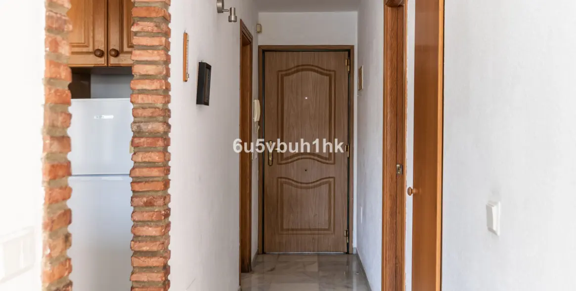 Sale of middle floor apartment in Benalmadena Costa 17