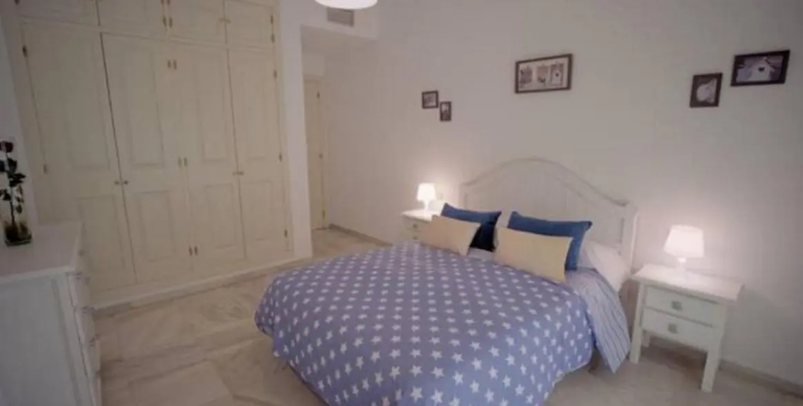 Sale of penthouse in Estepona 3