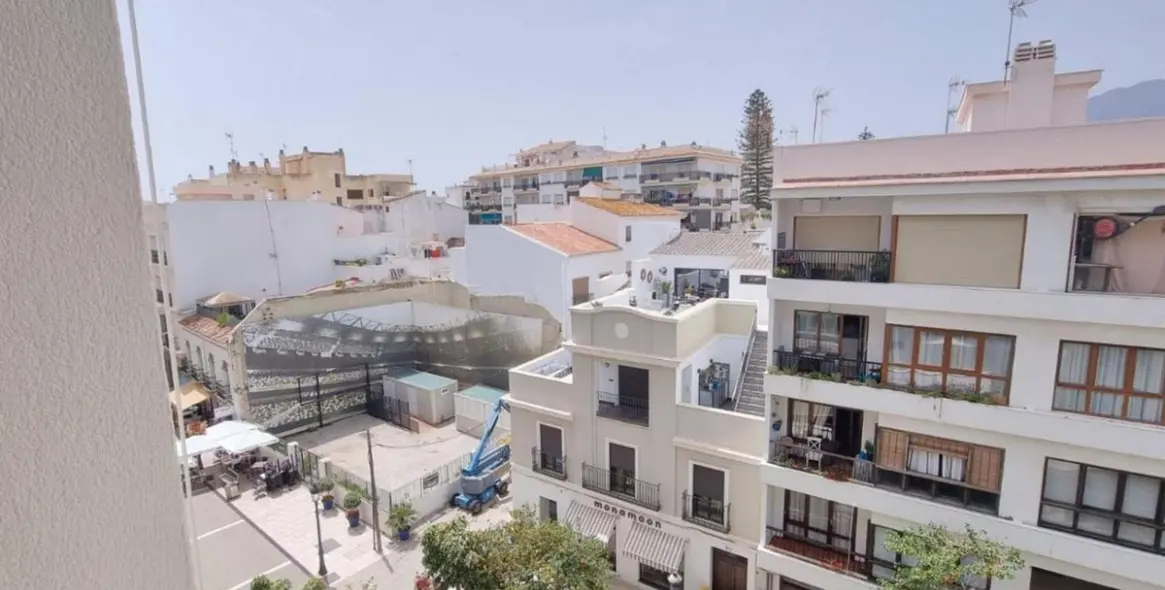 Sale of penthouse in Estepona 4