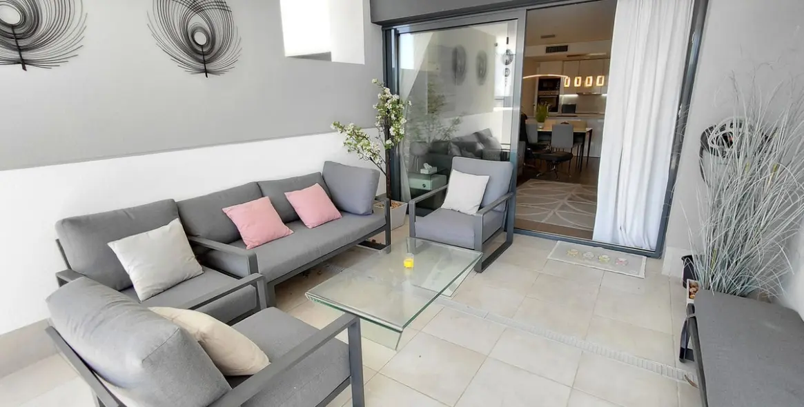 Sale of ground floor apartment in La Duquesa 7