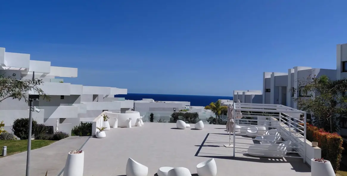 Sale of ground floor apartment in La Duquesa 20