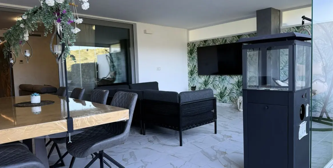 Продажа апартаментов на первом этаже в Estepona 1