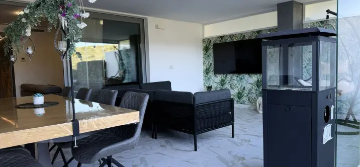 Sale of ground floor apartment in Estepona 0