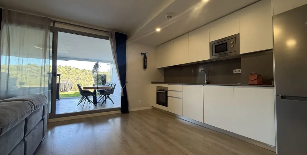 Продажа апартаментов на первом этаже в Estepona 18