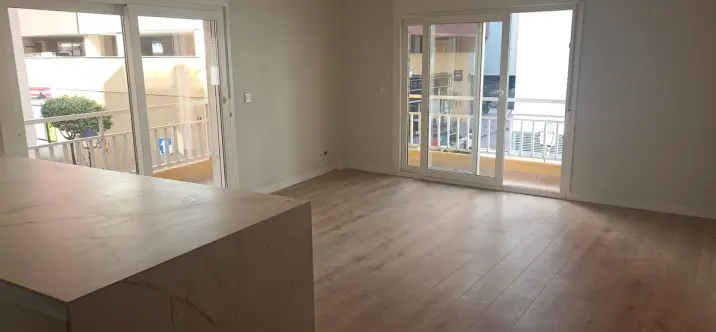 Sale of middle floor apartment in Fuengirola 0