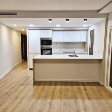 Sale of middle floor apartment in Fuengirola