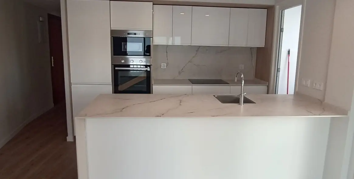 Sale of middle floor apartment in Fuengirola 7