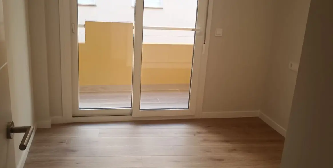 Sale of middle floor apartment in Fuengirola 17