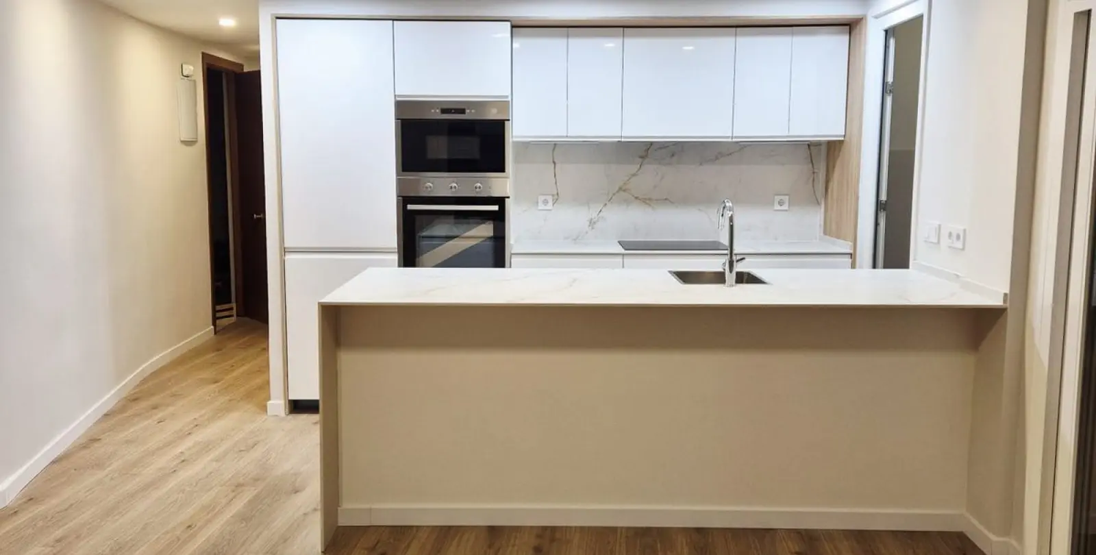 Venta de apartamento en planta media en Fuengirola 1
