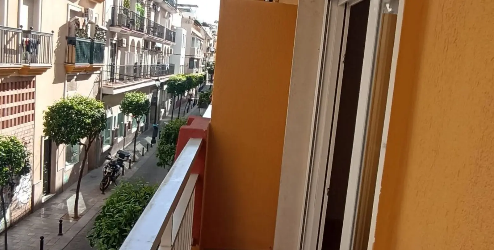 Venta de apartamento en planta media en Fuengirola 2