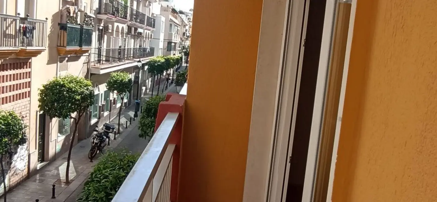Venta de apartamento en planta media en Fuengirola 1