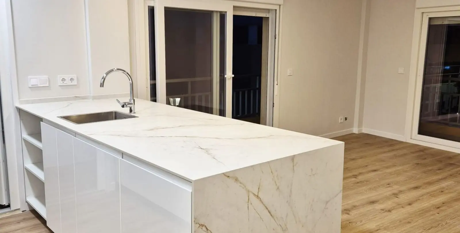 Venta de apartamento en planta media en Fuengirola 11