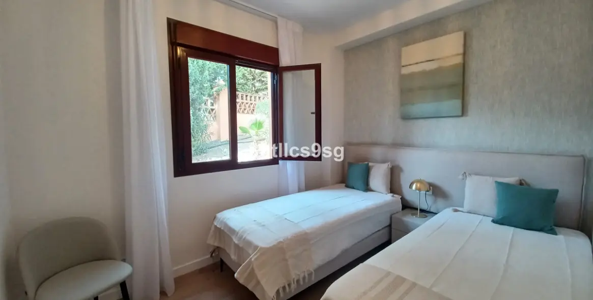 Продажа двухуровневого пентхауса в Benahavís 18