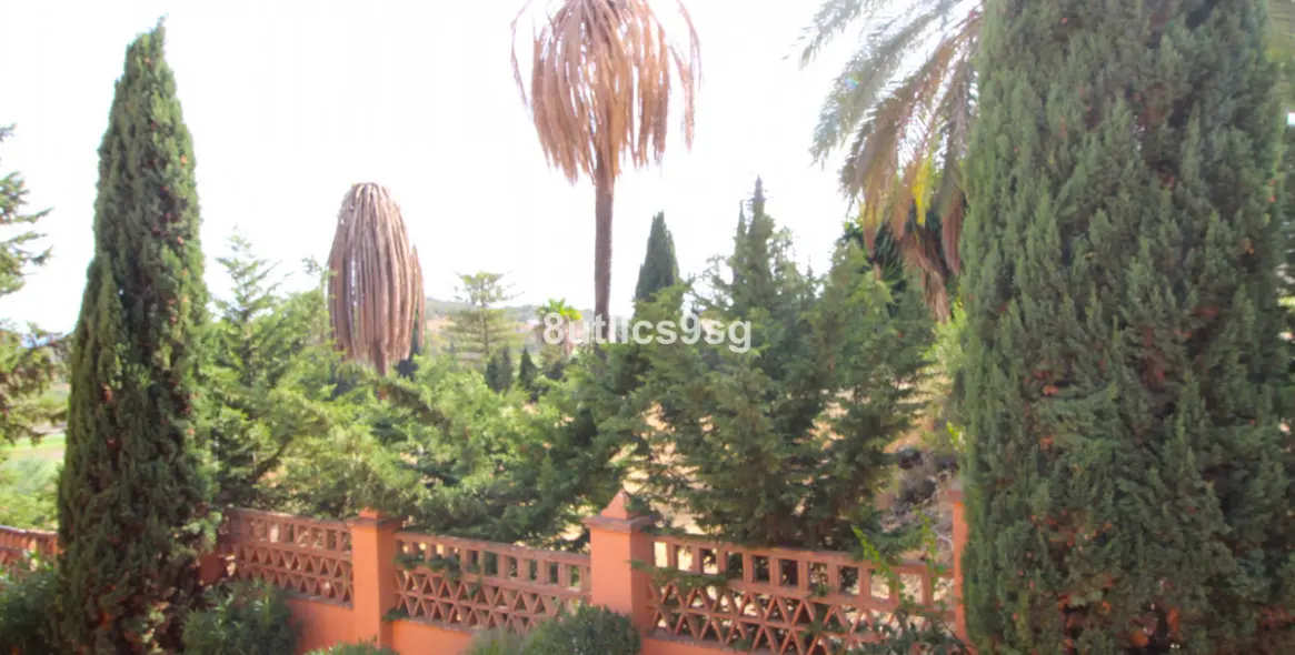 Sale of penthouse duplex in Benahavís 24