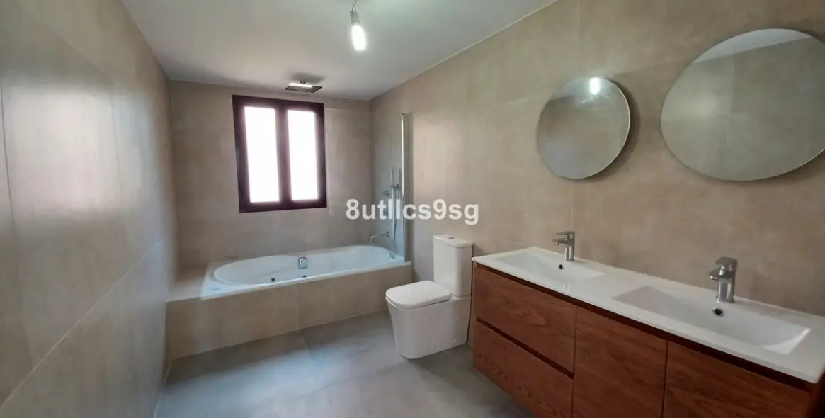 Sale of penthouse duplex in Benahavís 30