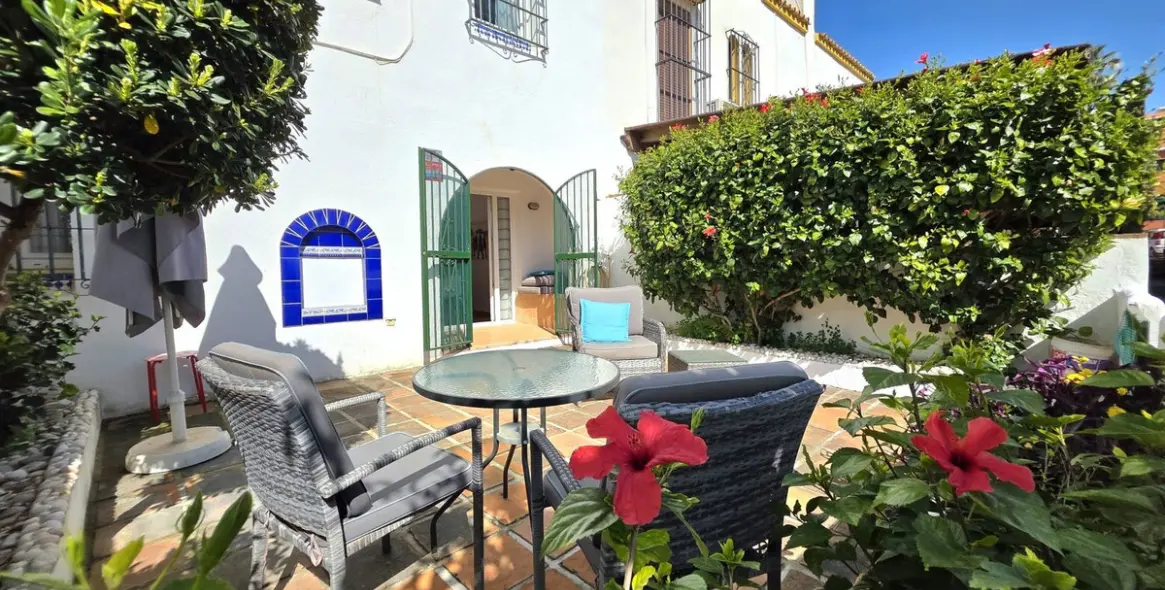 Sale of townhouse in Casares Playa 1