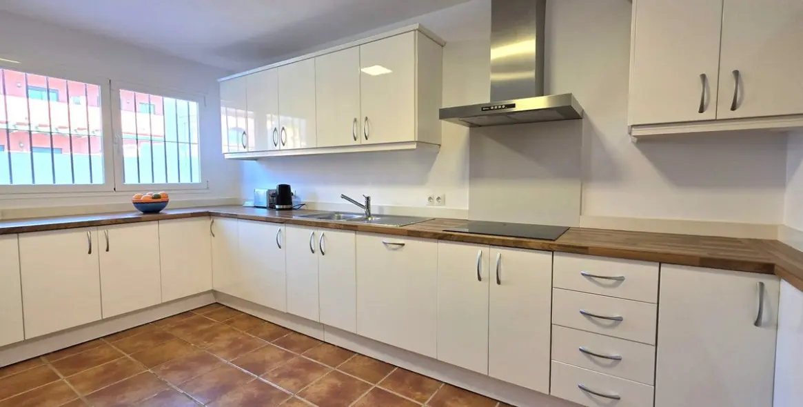 Sale of townhouse in Casares Playa 3