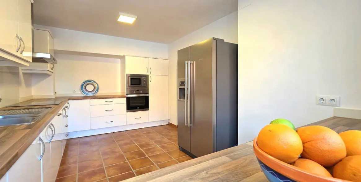 Sale of townhouse in Casares Playa 5