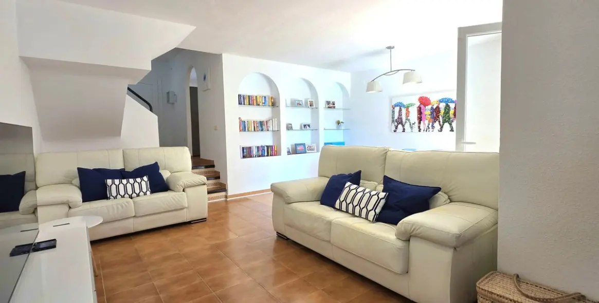 Sale of townhouse in Casares Playa 8