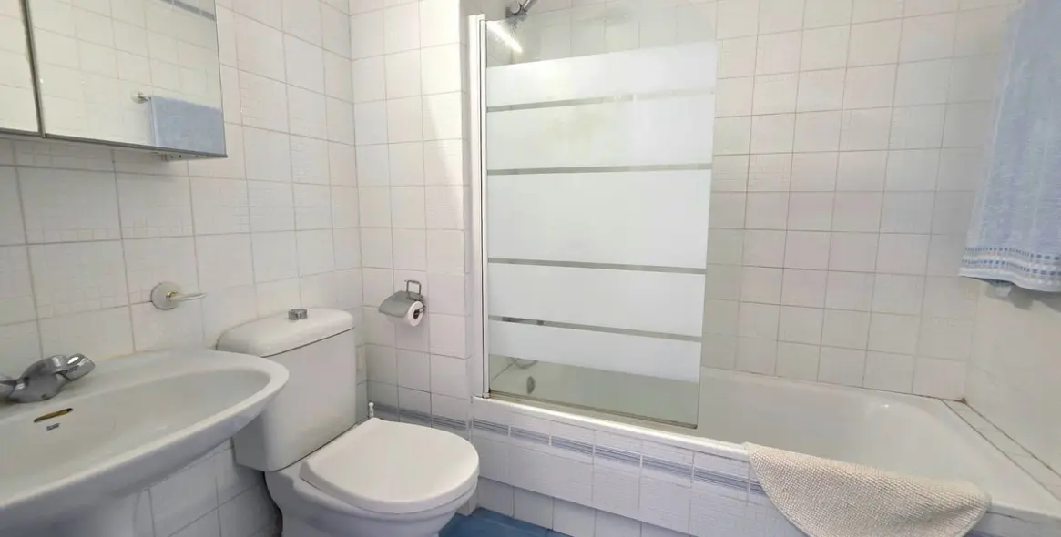 Sale of townhouse in Casares Playa 20