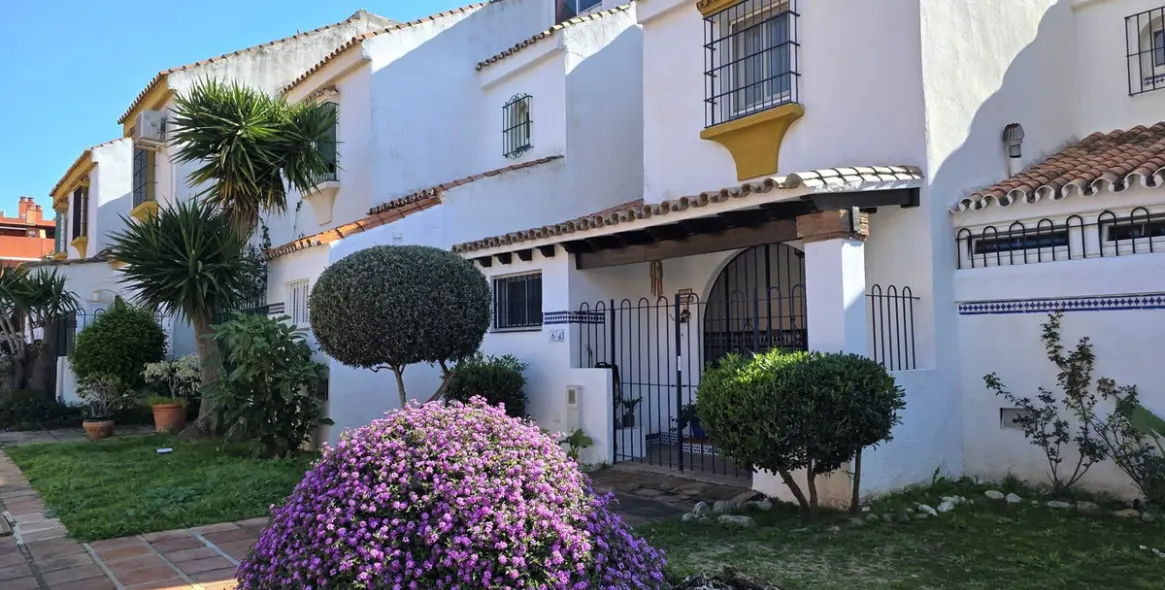 Sale of townhouse in Casares Playa 24