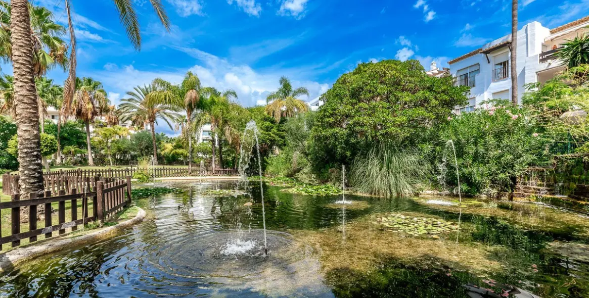 Venta de apartamento en planta media en Costalita 3