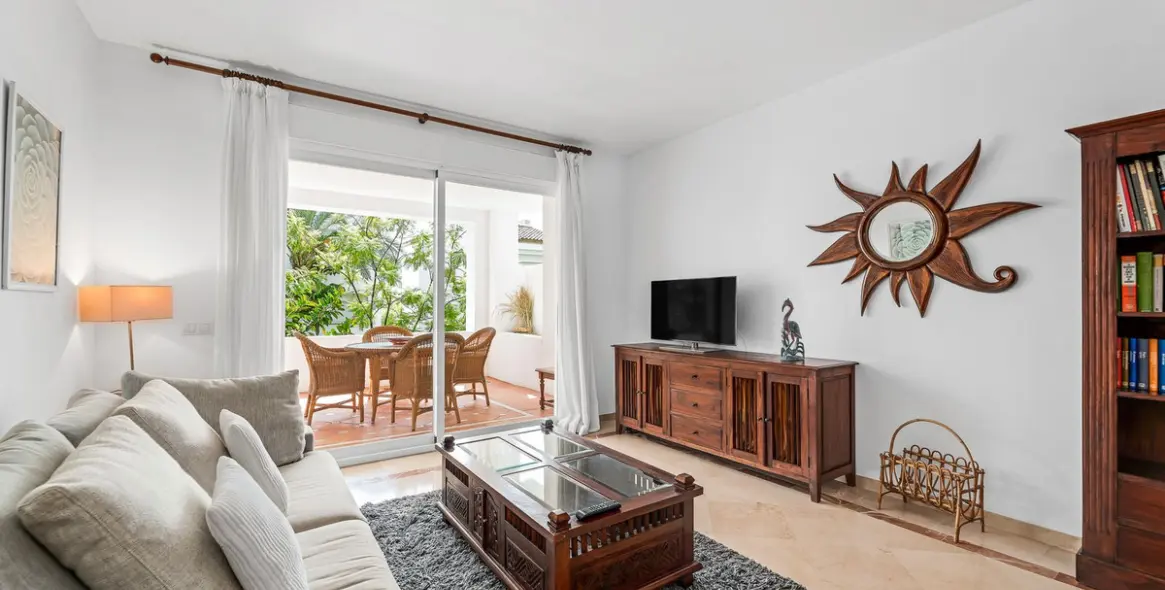 Venta de apartamento en planta media en Costalita 12