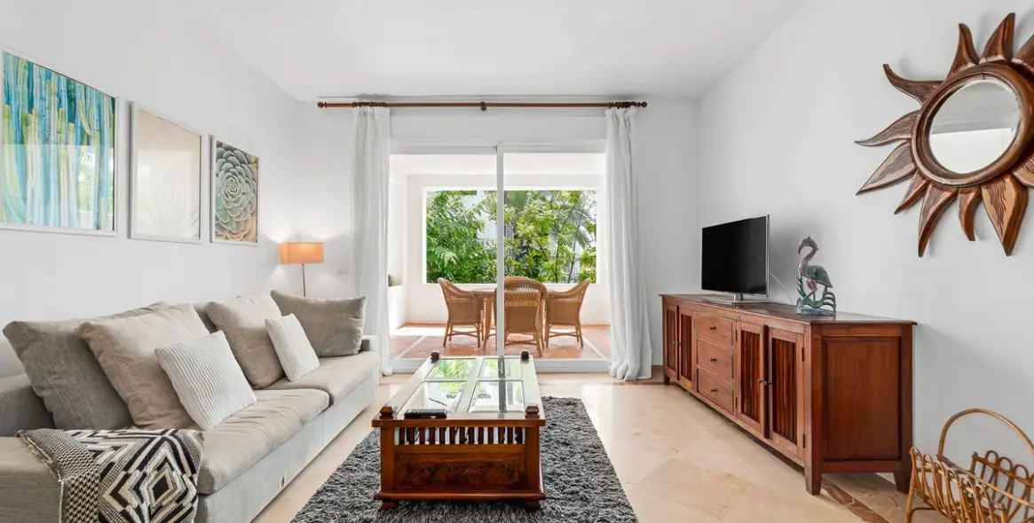 Venta de apartamento en planta media en Costalita 13