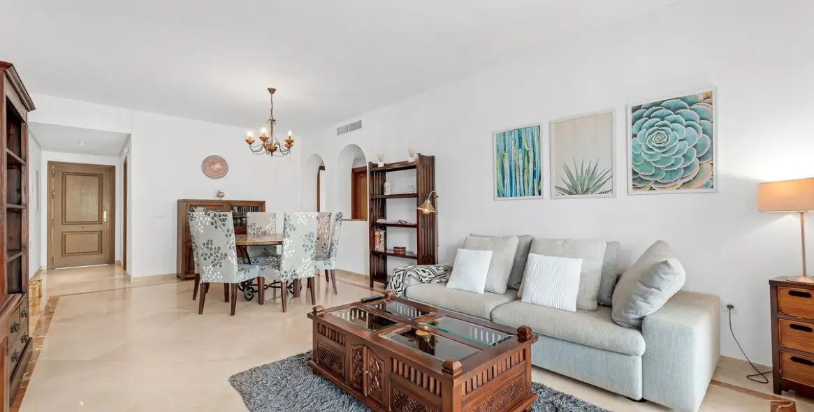 Venta de apartamento en planta media en Costalita 15