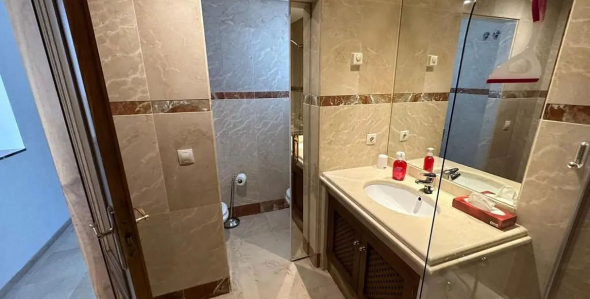 Venta de apartamento en planta media en Costalita 23