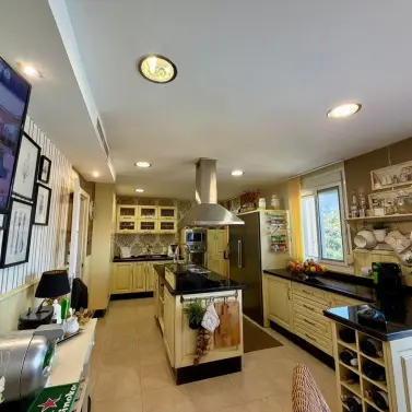 Продажа пентхауса в Estepona