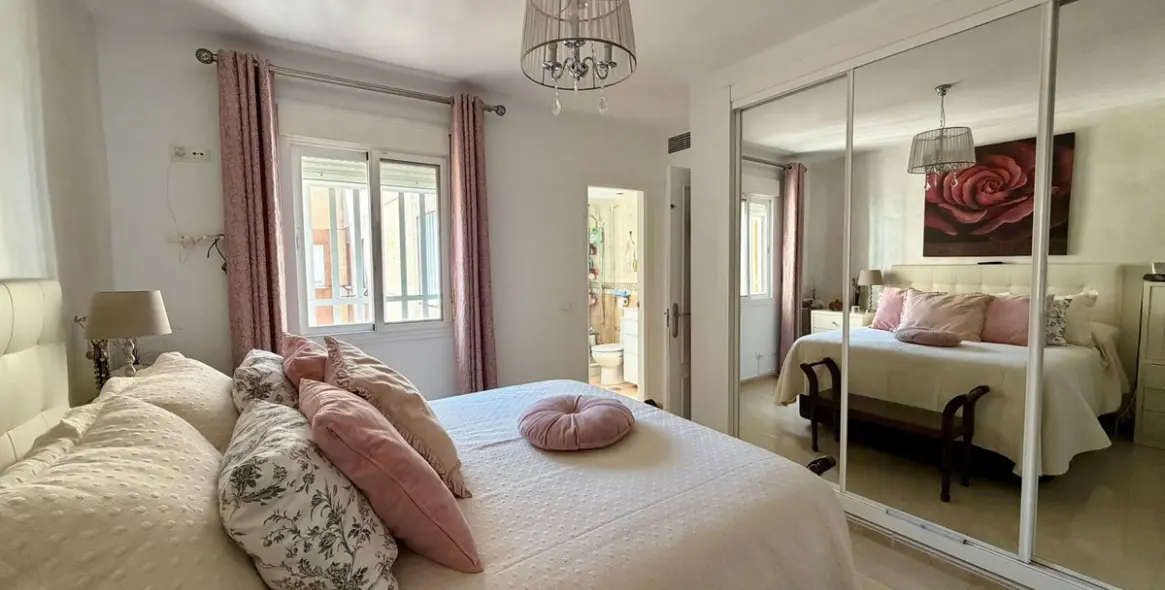 Sale of penthouse in Estepona 9