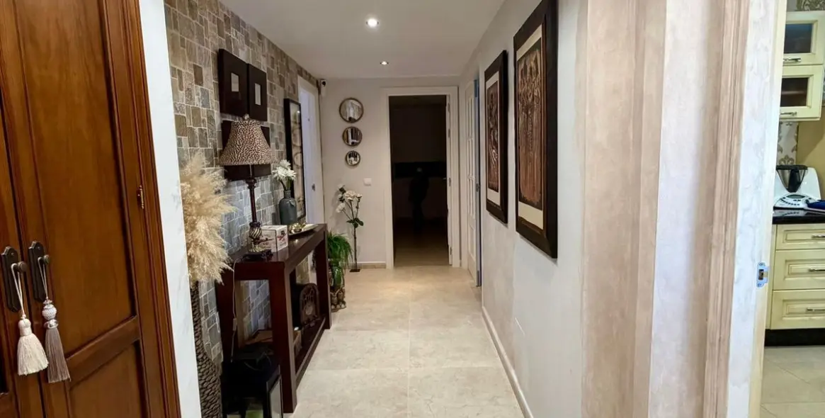 Sale of penthouse in Estepona 10